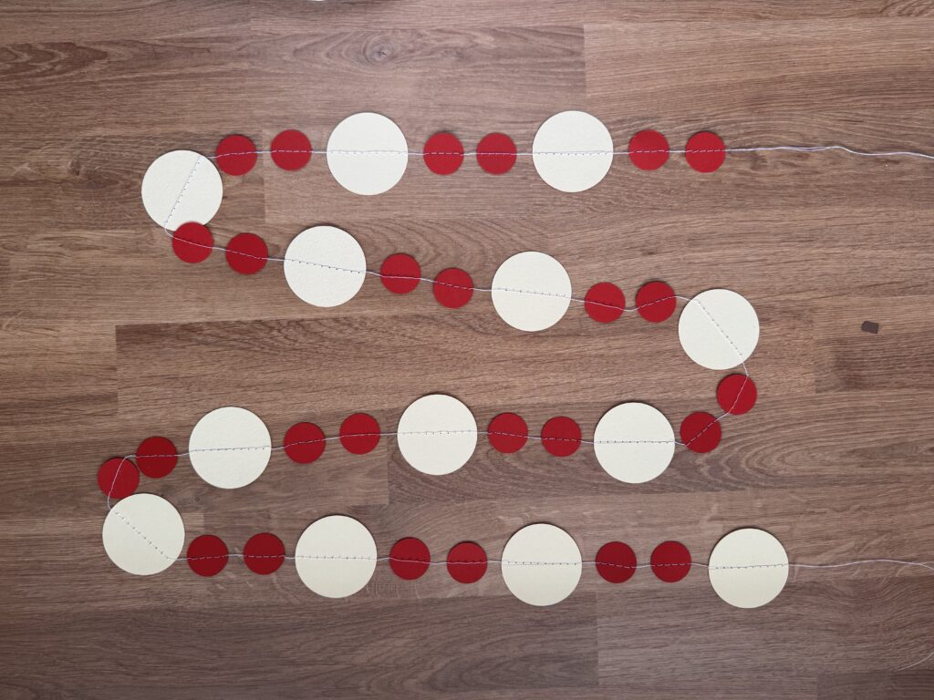 White and Red Garland