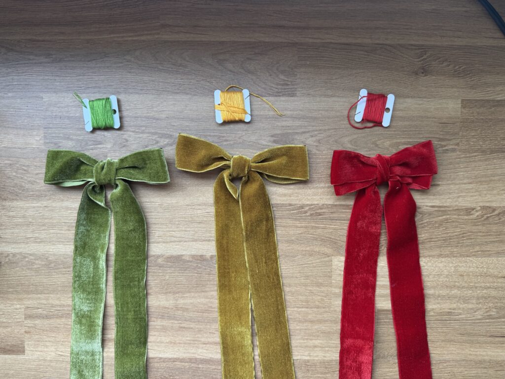 Bows with String